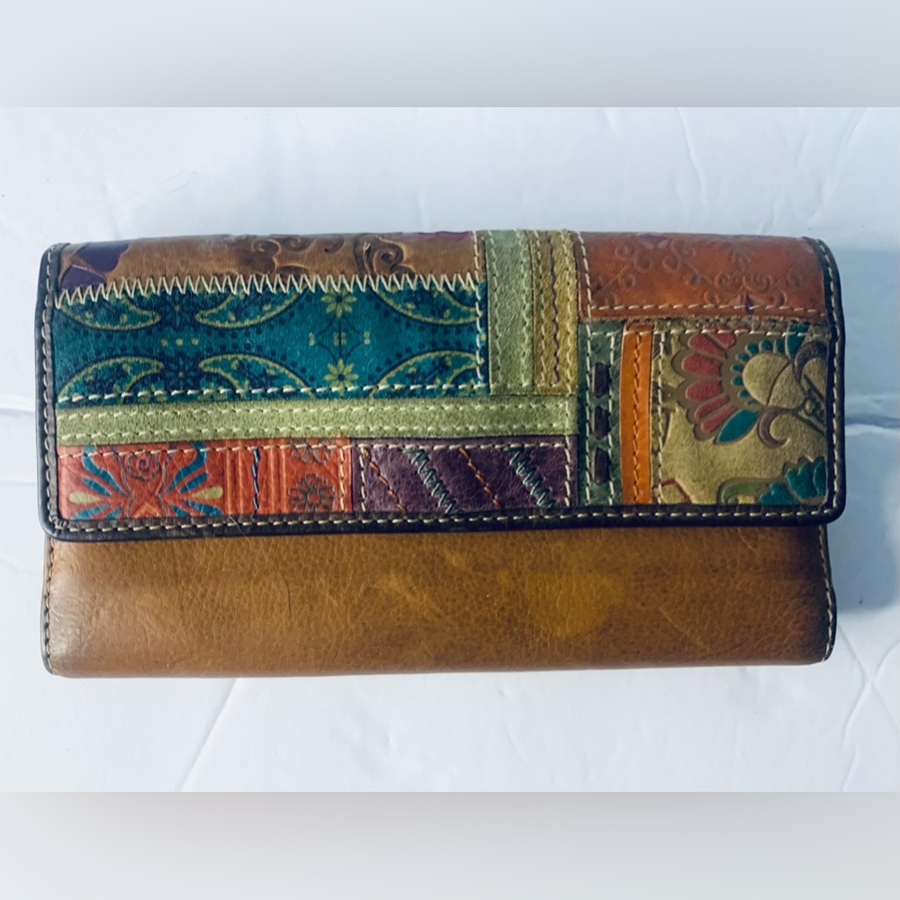 Women’s fossil wallet